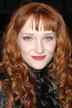 Scarlett Pomers — фото