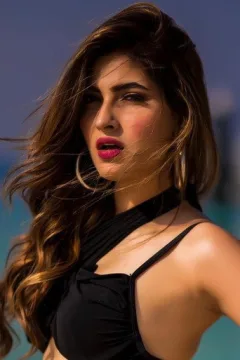 Karishma Sharma — фото